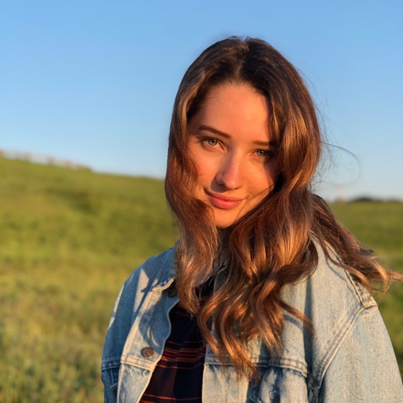 Meet your Posher, Elizabeth - Picture 1 of 1